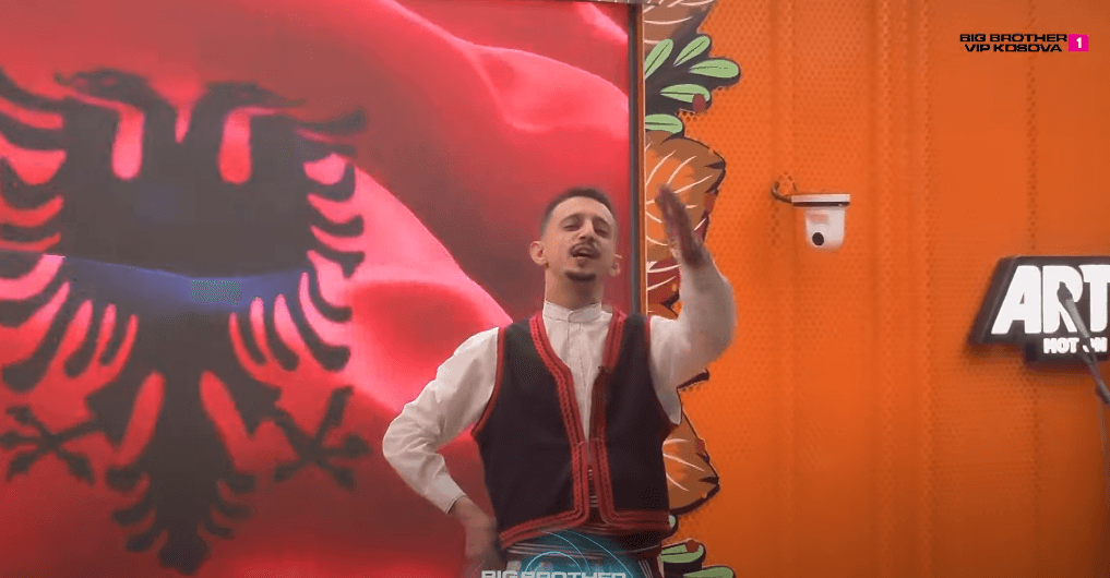 Ganiu interpreton një monolog gjatë programit festiv të BBVK-së për 28 Nëntor (VIDEO)