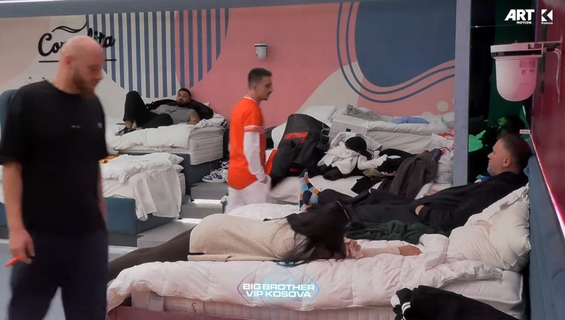 "Nuk je burrë, je rrenc e ofendues" - debati i ashpër mes Ganisë dhe Yllit (VIDEO)