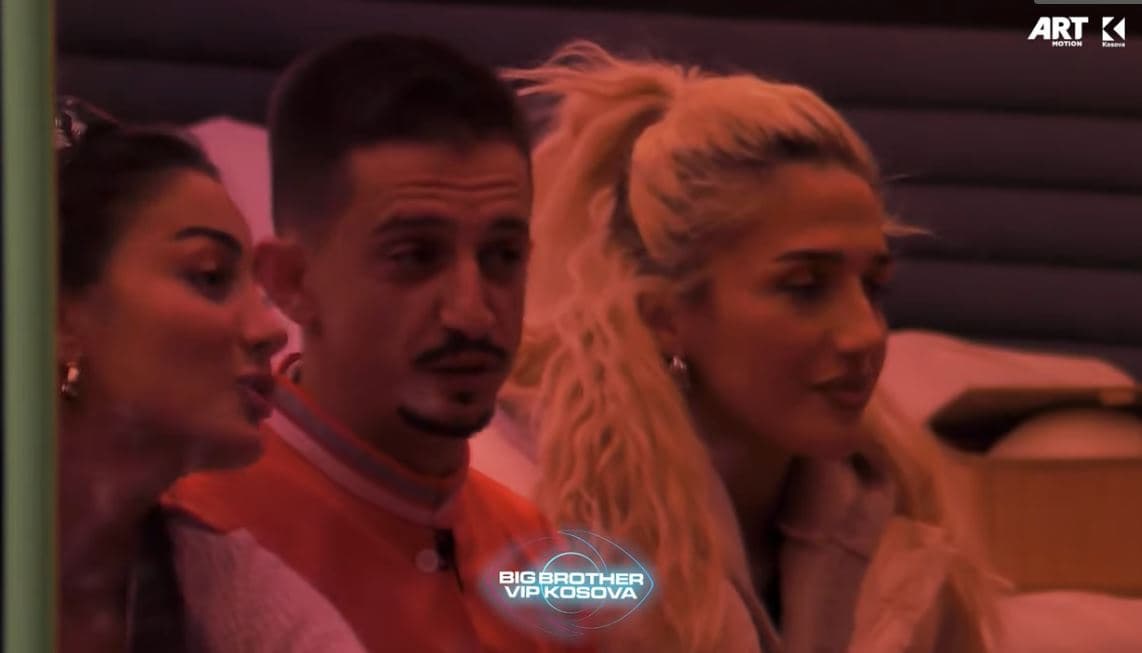 Iliriana, Alba e Ganiu këndojnë hitin e Bleros, "Fotografia" (VIDEO)