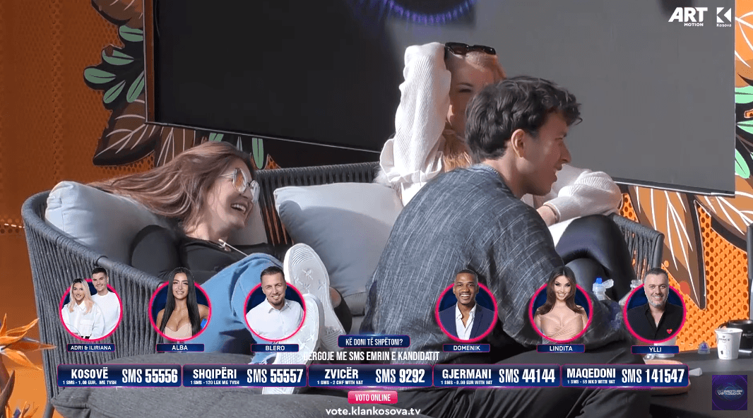 Vesa tregon një ndodhi interesante me nënën e saj gjatë udhëtimit të parë në Amerikë (VIDEO)