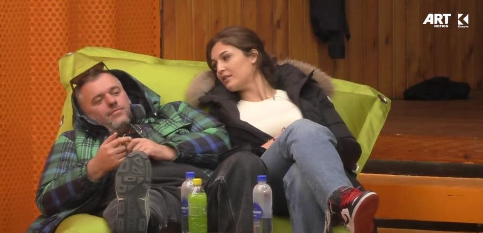Ylli i përgjigjet Vesës se me cilin banorë nuk i rrihet fare (VIDEO)