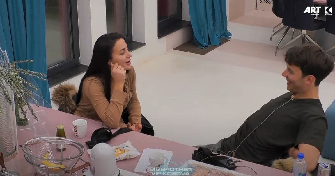 Alba dhe Blerando flasin rreth planeve jashtë shtëpisë (VIDEO)
