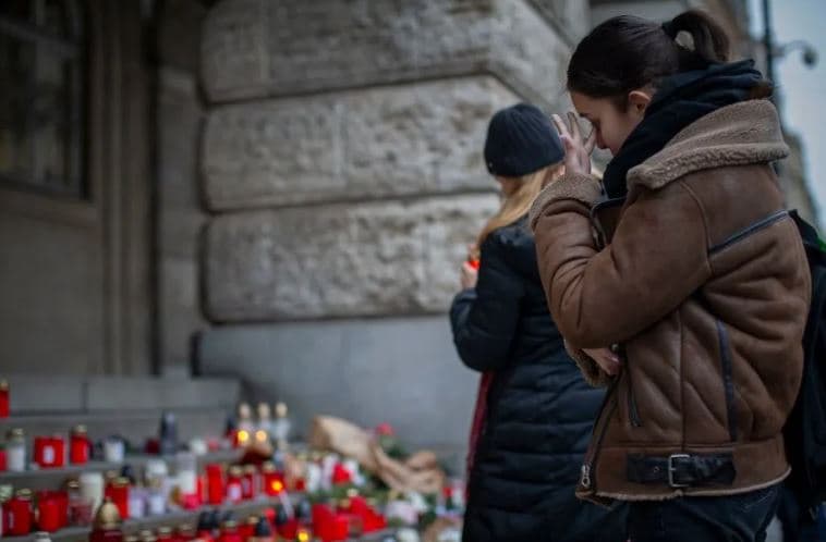 Të shtëna masive në Çeki: Sulmuesi rrëfen se ka qëlluar një fëmijë në pyll