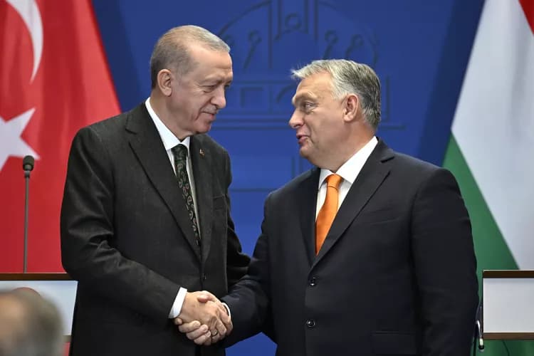 Erdogan viziton Budapestin për të shënuar 100 vjetorin e marrëdhënieve diplomatike turko-hungareze