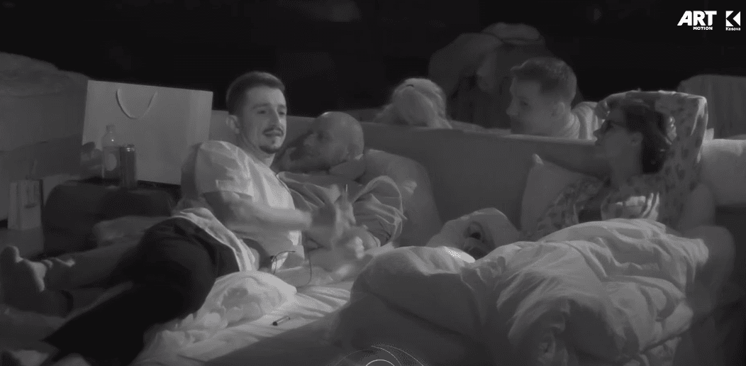 Ganiu thotë se e ka një plan gjigant, ua tregon Besit dhe Santianës (VIDEO)