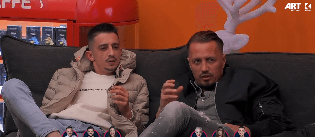 Blero tregon një moment që i ndodhi pas koncertit, ngjallë të qeshura tek banorët (VIDEO)