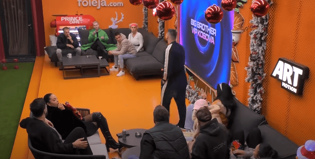 "Grupi i Bleros" ndeshet me "Grupin e Bucit" në lojën me pantomime (VIDEO)