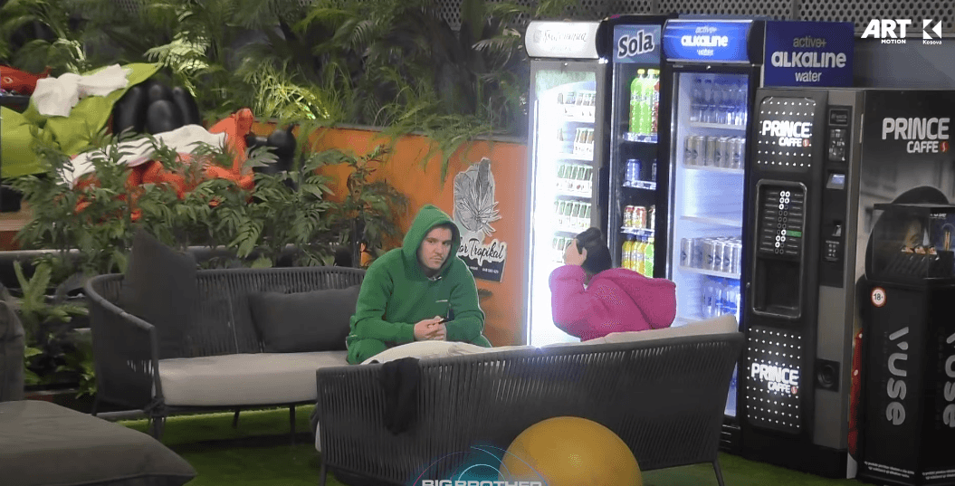 Shqipja - Adrit: Mos i beso rrenave të Bucit (VIDEO)