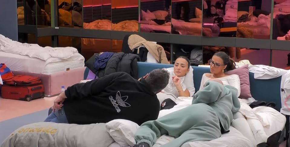 Ylli i thotë direkt Albës: Blerando ka qejf të ketë diçka me ty jashtë (VIDEO)