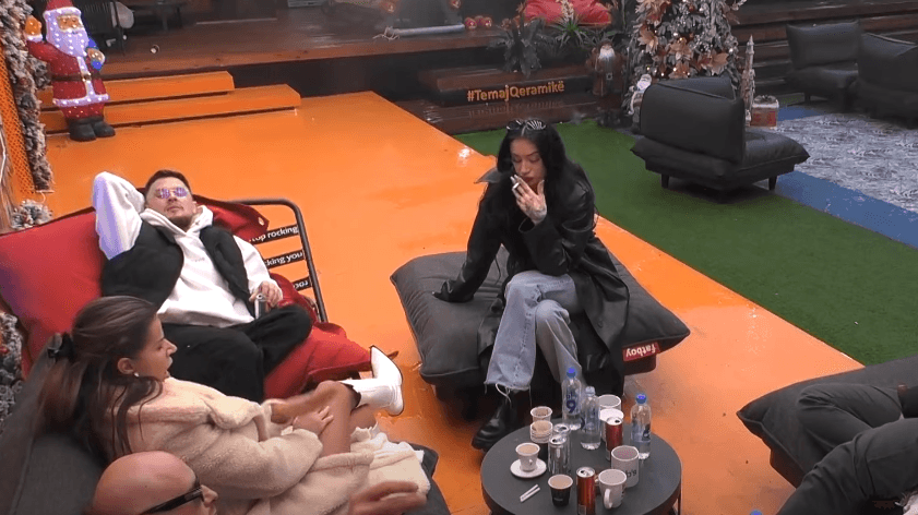 Ardi rikthen vargje të vjetra, këndon"Çohu Rexho" (VIDEO)