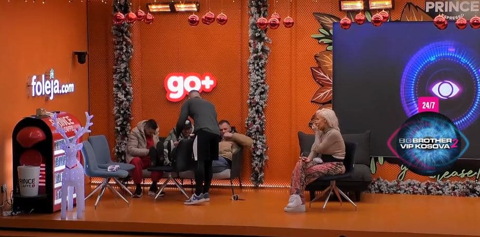 Azemi iu bën “hyzmet” treshes së banorëve të dënuar, Edona i thotë Bucit që mos të dorëzohet (VIDEO)