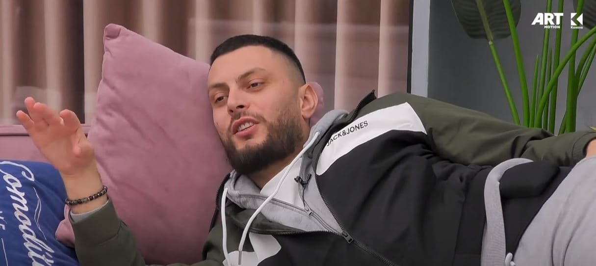 "Neni 56 thotë që nuk bënë të ketë lidhje dashurie publike", Mirdoni tregon bashkëpunimin me Ardin (VIDEO)