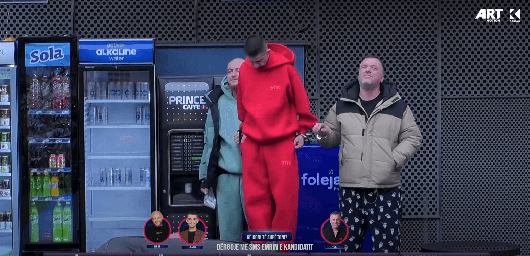 Treshja e dënuar zgjohen plot humor, përshëndesin teleshikuesit (VIDEO)