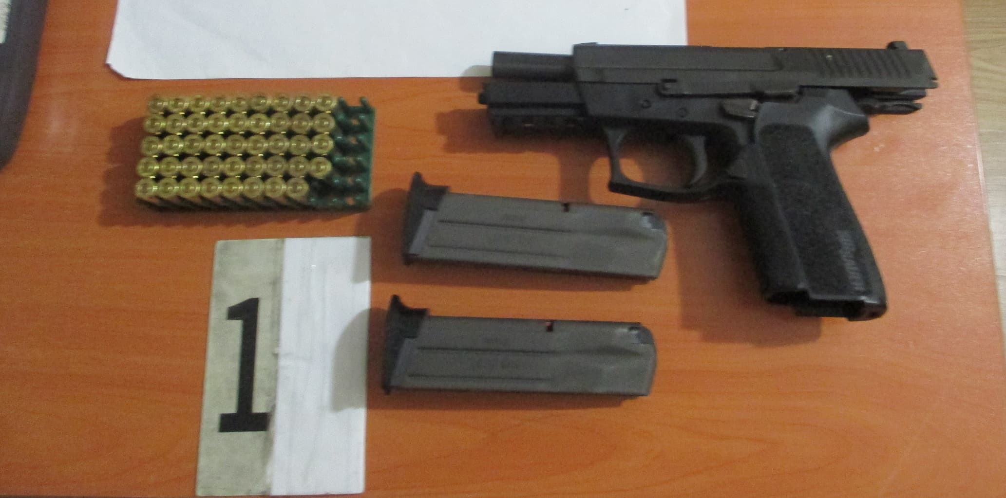 Në Isniq të Deçanit, arrestohet i dyshuari për dhunë në familje – viktima dërgohet në QKMF