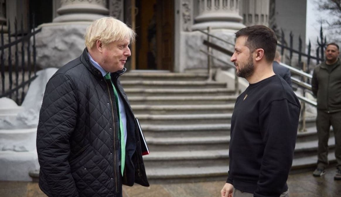Johnson nga Ukraina: S'kam dyshim se ukrainasit do të fitojnë e do dëbojnë forcat e Putinit