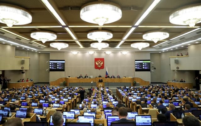 Parlamenti rus kërkon hetim të “organizimit të sulmit terrorist nga Perëndimi”