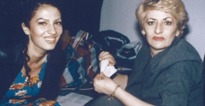 Adelina Ismaili kujton nënën e ndjerë në përvjetorin e vdekjes
