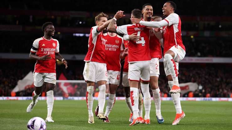 Arsenali sy e vesh kah titulli i Premier League, e mposht Chelsean 5-0