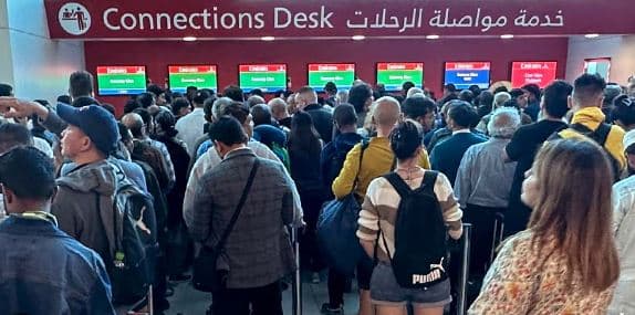 Aeroporti i Dubait rihapet pasi Emiratet e Bashkuara Arabe u vërshuan nga shiu i dendur