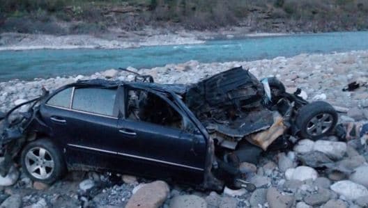 Pamje nga aksidenti i rëndë në Shqipëri ku vdiqën tetë persona (FOTO)