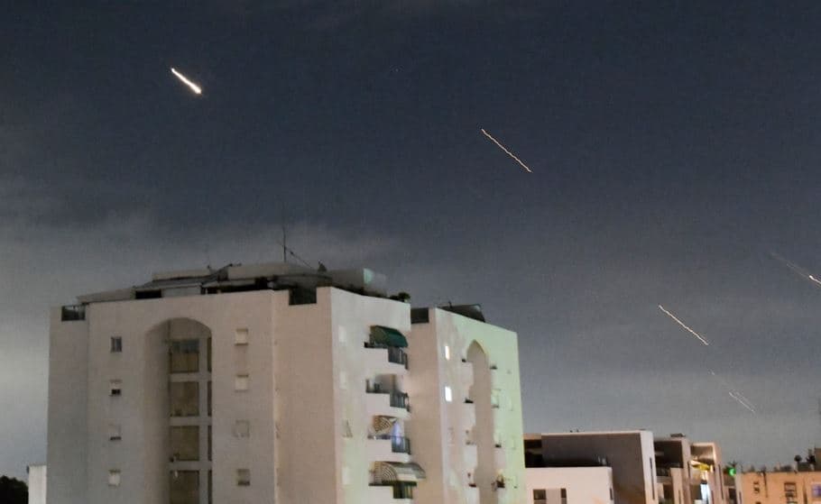 Vajza e plagosur në kokë nga sulmet iraniane po operohet