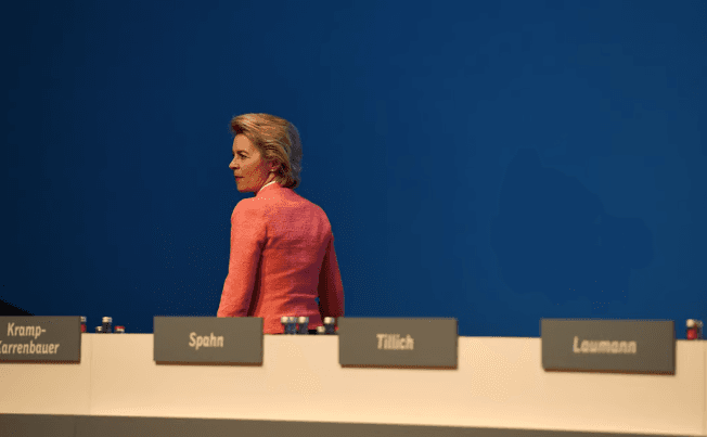 Von der Leyen hap derën për të djathtën evropiane