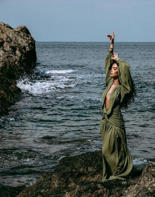 Edhe Dafina Zeqiri vjen sot me “Ku ma le forcën”
