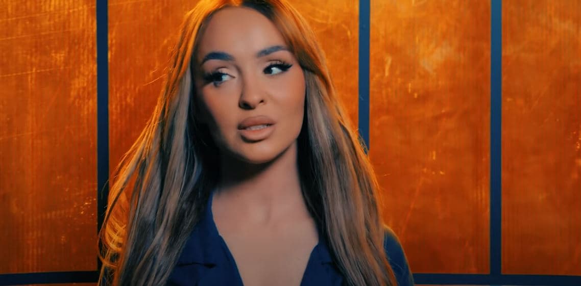 Adelina Berisha e publikon këngën e re (VIDEO)