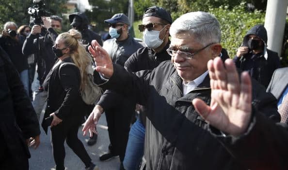 Lirimi nga burgu i mohuesit të Holokaustit dhe admiruesit të Hitlerit zemëron antifashistët grekë