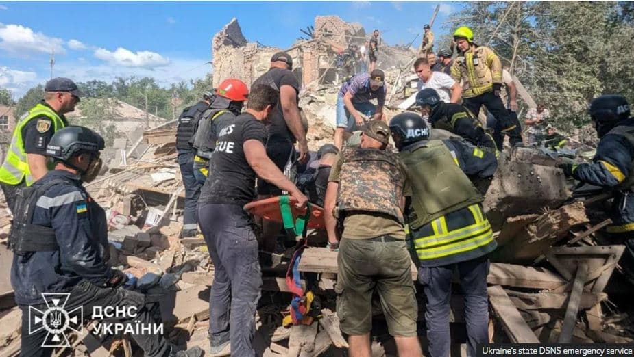 Nëntë të vrarë nga sulmet ruse në qytetin e lindjes së Zelenskyt