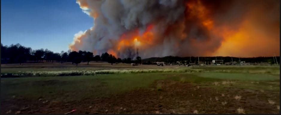 Zjarri në New Mexico, banorët detyrohen të evakuohen (VIDEO)