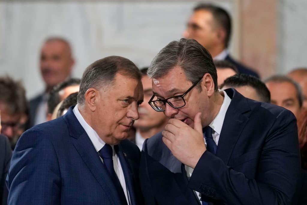 Vuçiqi i përgjigjet Ambasadës Amerikane për kritikat që ia bënë pas “kuvendit gjithëserb”