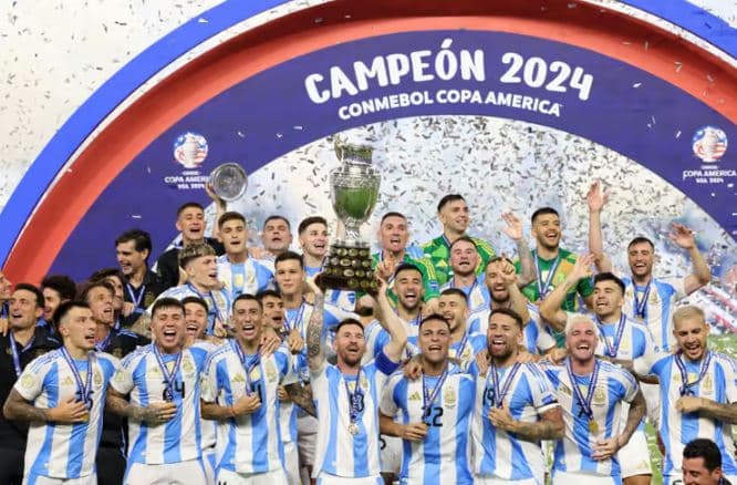 Messi nuk mundi t’i dalë haku deri në fund Argjentinës, por e ngriti trofeun e fitores
