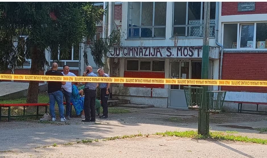 Tre të vrarë pas të shtënave në një shkollë në Bosnje