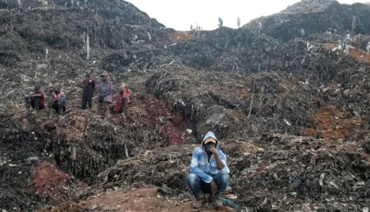 Rrëshqitja e dheut në deponinë e plehrave në Ugandë vret 12 persona