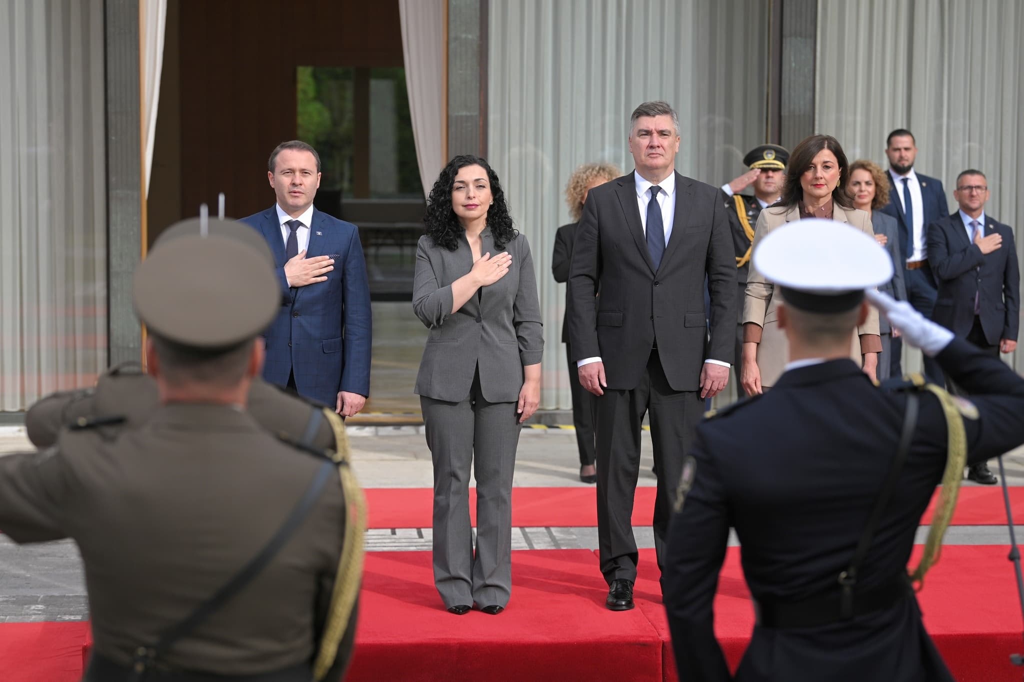 Osmani të dielën shkon në Kroaci me ftesë të Millanoviqit, do të ndjekë garën tradicionale me kuaj