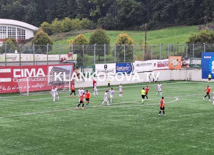Ballkani shkon në pushim me epërsi 1-0 ndaj Suharekës