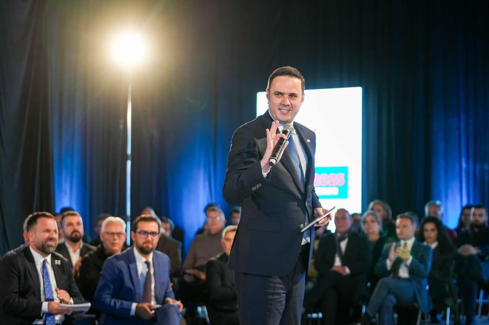 Abdixhiku liston premtimet, e quan programin e tij më transformuesin që ka pasur Kosova