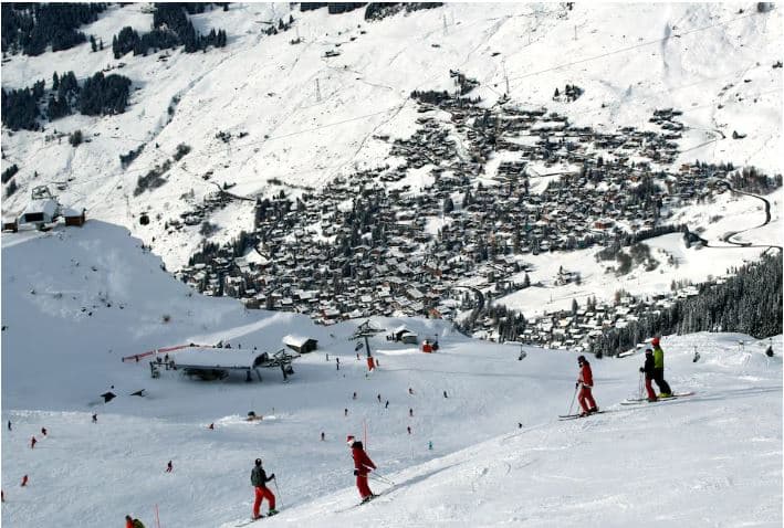 Policia zvicerane kap 15 trafikantë droge në Verbier