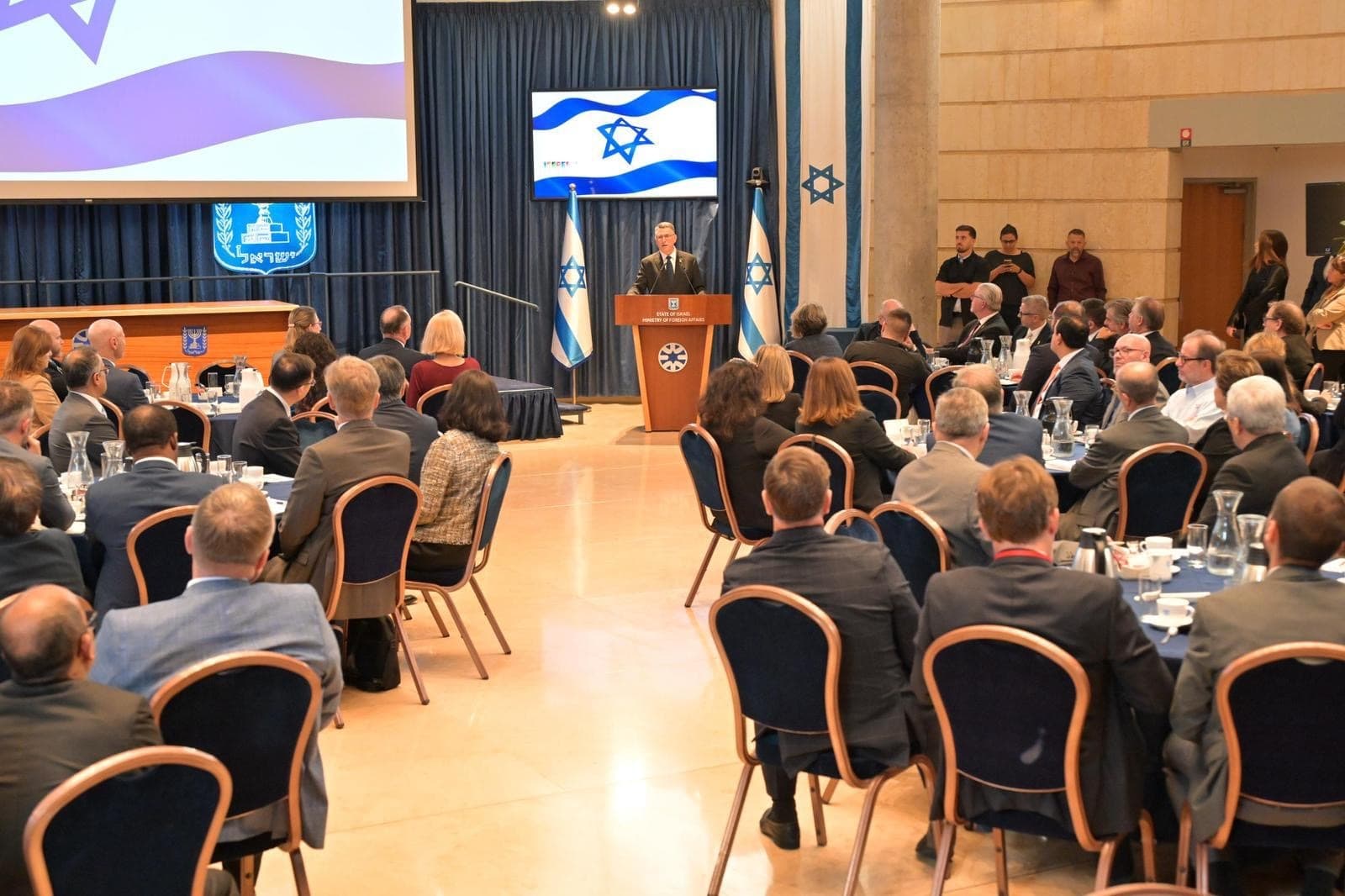 Izraeli “gati” për marrëveshje armëpushimi me Libanin, por me kushte