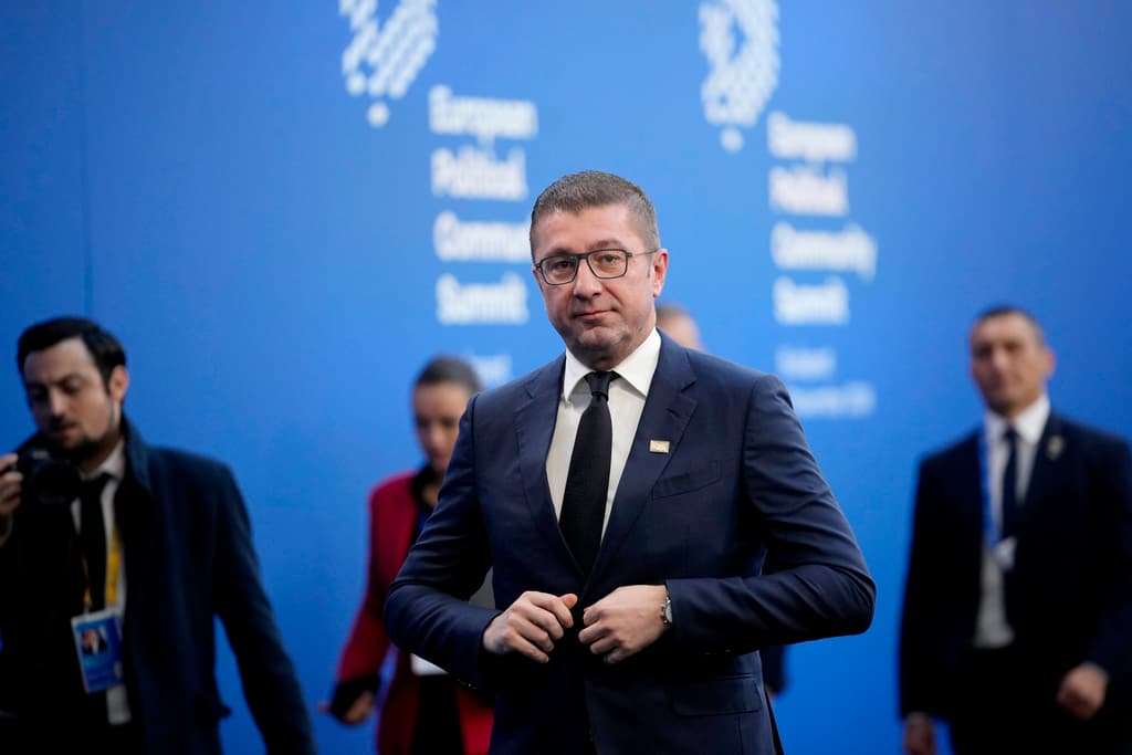 Mickoski: Gjuha shqipe nuk po rrezikohet, nuk i pengon askujt në Maqedoni