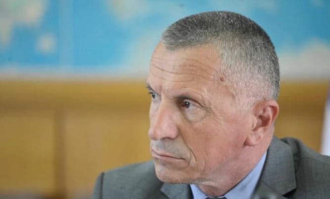 Kamberi: Vuçiqi kërcënon me përdorimin e “Kobrave” për studentët, i ka duart e lyera me gjak që nga ’90-at