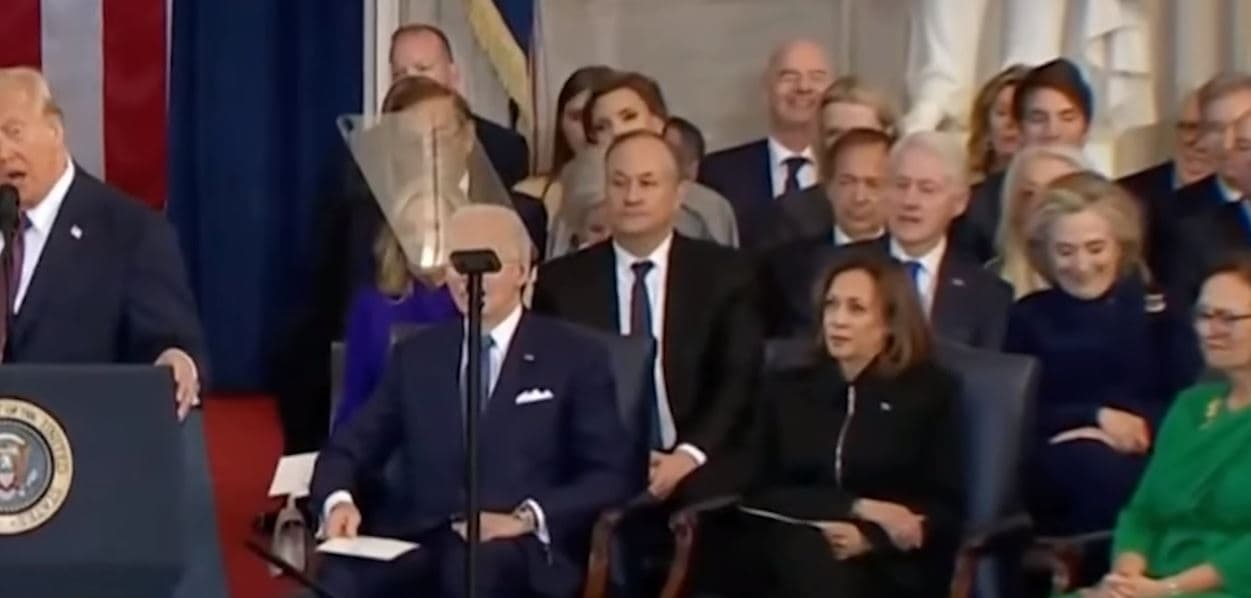 Plani i Trumpit për riemërtimin e "Gjirit të Meksikës", Hillary s'e mban dot të qeshurën (VIDEO)