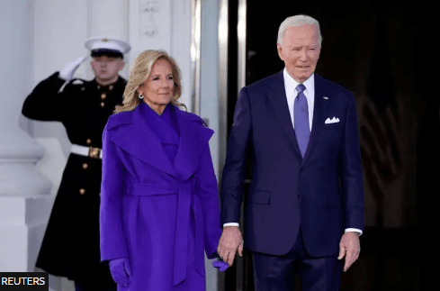 Inaugurimi i Trumpit, Jill Biden vishet blu nga koka deri te këmbët