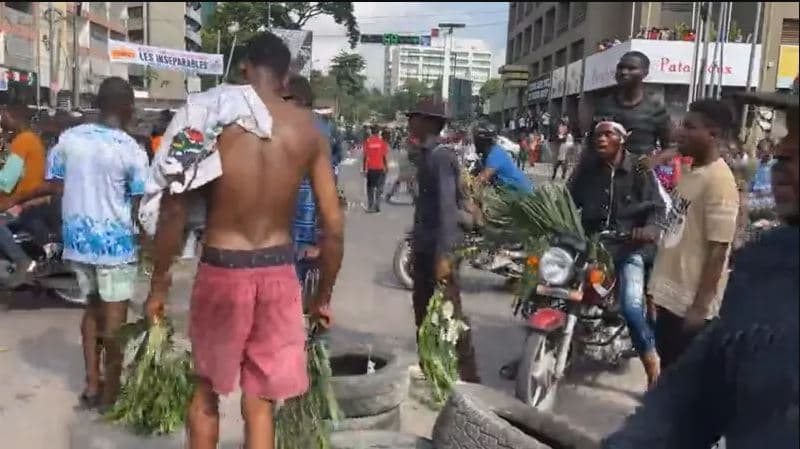 Protestat e mëdha në Kongo, sulmohen ambasadat e shteteve të huaja