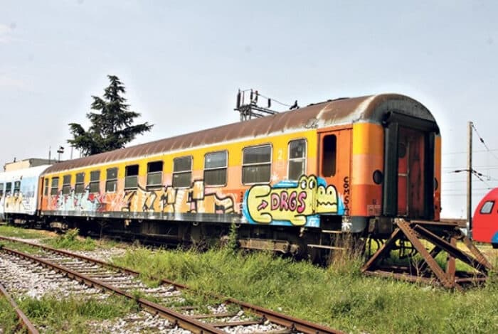 Shkup: 17-vjeçari goditet nga rryma pasi u ngjit mbi një vagon