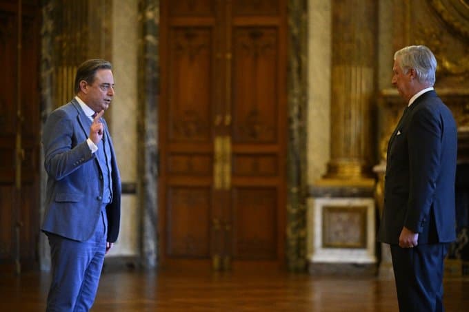 Bart De Wever betohet si kryeministër i ri i Belgjikës