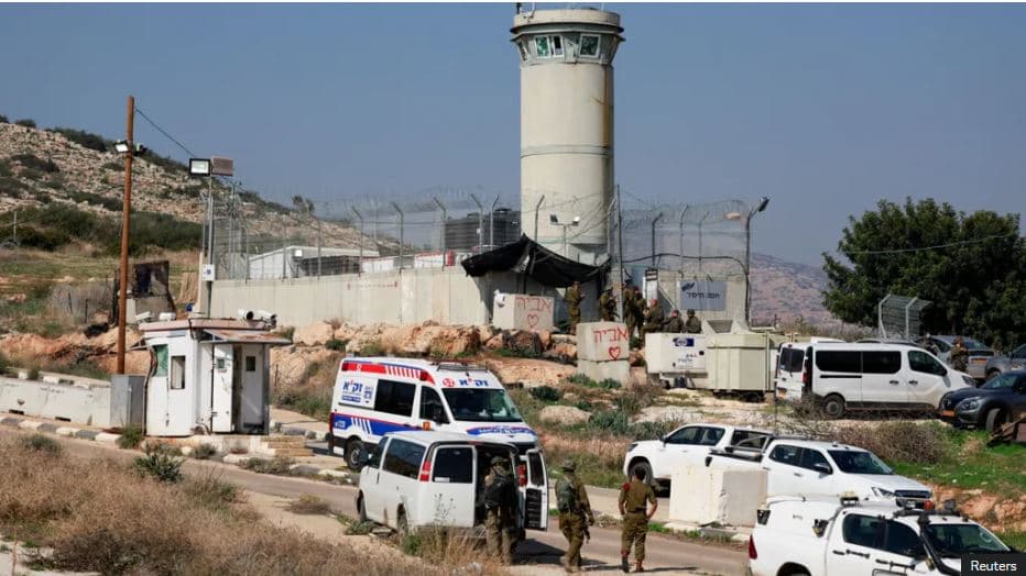Ushtarët izraelitë u vranë në një sulm me armë zjarri ndërsa operacioni në Bregun Perëndimor vazhdon