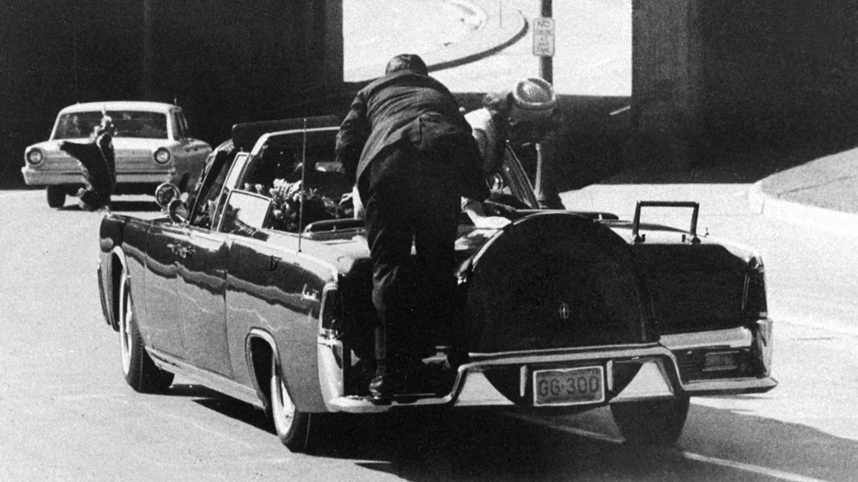 Vdes agjenti i shërbimit sekret që shpëtoi Jacqueline Kennedy gjatë atentatit ndaj John F. Kennedy
