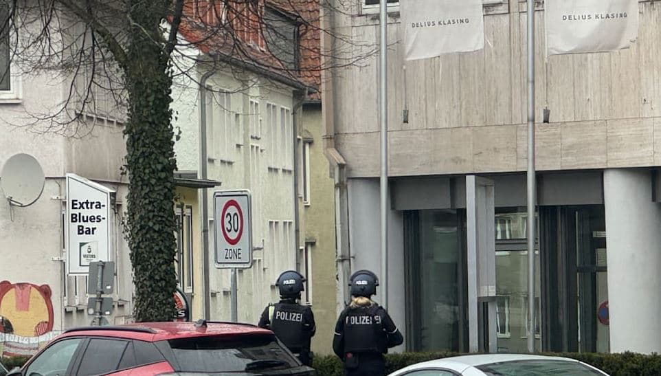 Pamje nga vendi i ngjarjes ku ka ndodhur sulmi në Bielefeld, raportohet për dy të arrestuar